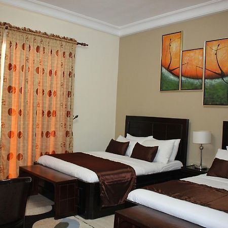 Palm Spring Resort Monrovia Ngoại thất bức ảnh