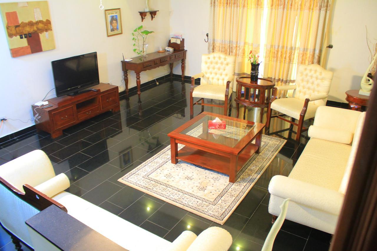 Palm Spring Resort Monrovia Ngoại thất bức ảnh