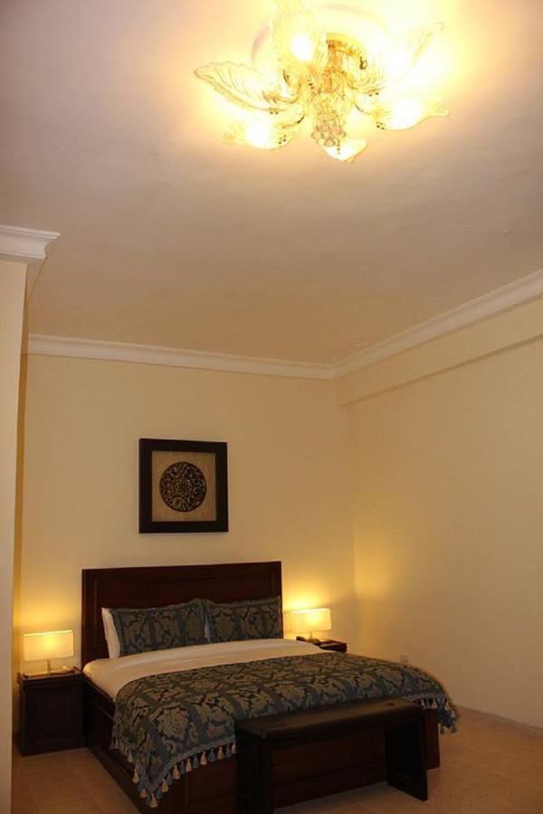 Palm Spring Resort Monrovia Ngoại thất bức ảnh